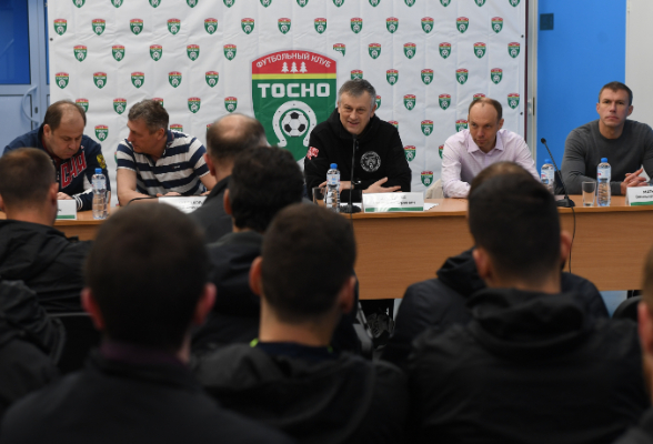 Губернатор Ленинградской области Александр Юрьевич Дрозденко посетил тренировку футболистов Тосно